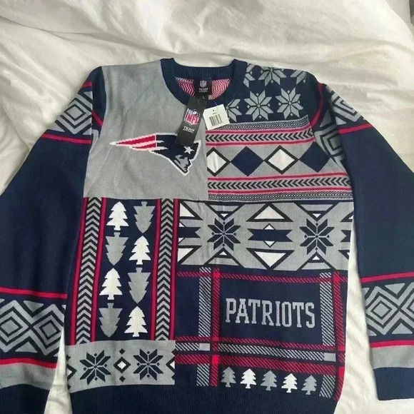 NWT NFL New England Patriots men’s sweater holidays ugly sweater winter - Picture 1 of 7